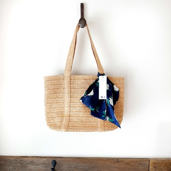 Draper James Handbags - NWT Draper James Straw Purse Floral Fabric Bow Shoulder Tote